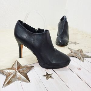 Vince Camuto Elvin booties black leather shootie stiletto heeled size 7.5
